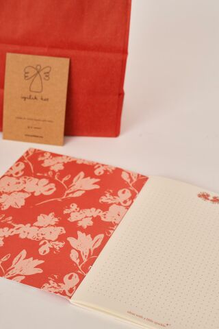 Kırmızı Çiçek Desenli Defter